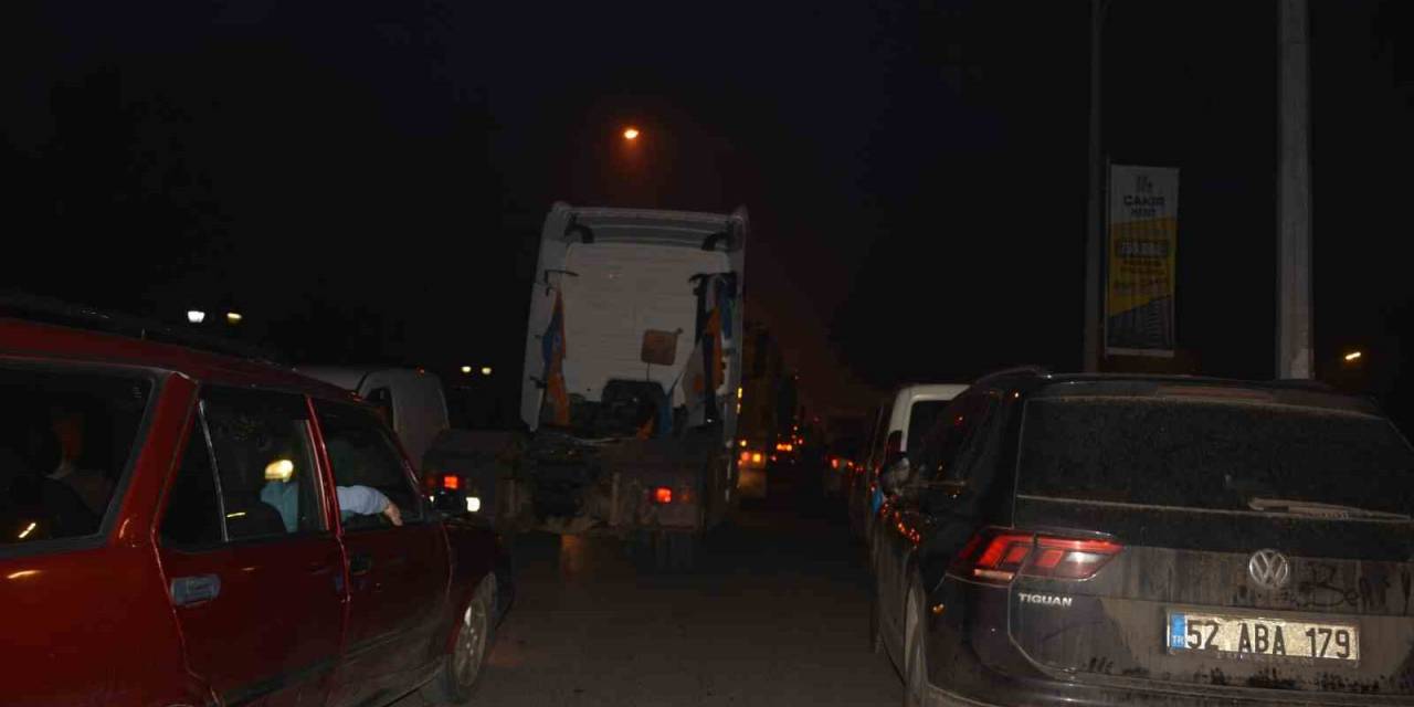 Seçim Zaferi Nedeniyle Karadeniz Sahil Yolu Kapandı