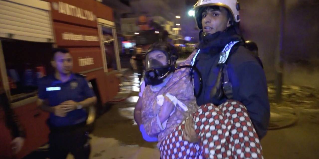 Antalya’da 5 Katlı Binada Çıkan Yangında Can Pazarı Yaşandı