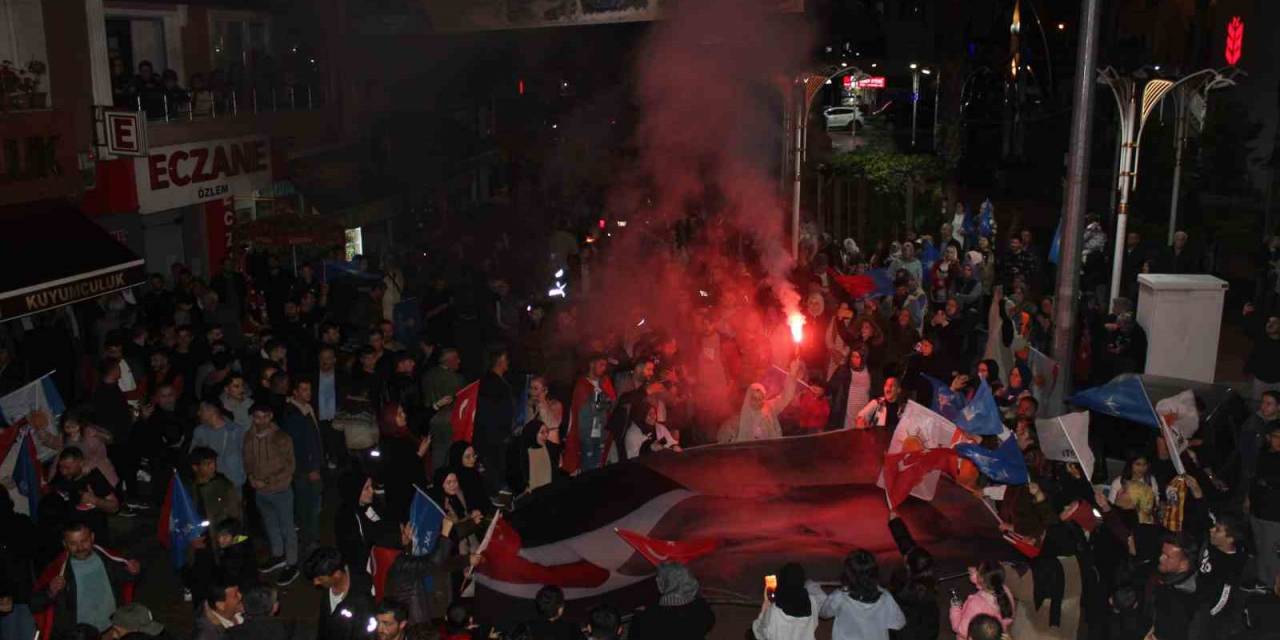 Türkelililer, Erdoğan’ın Zaferini Kutladı