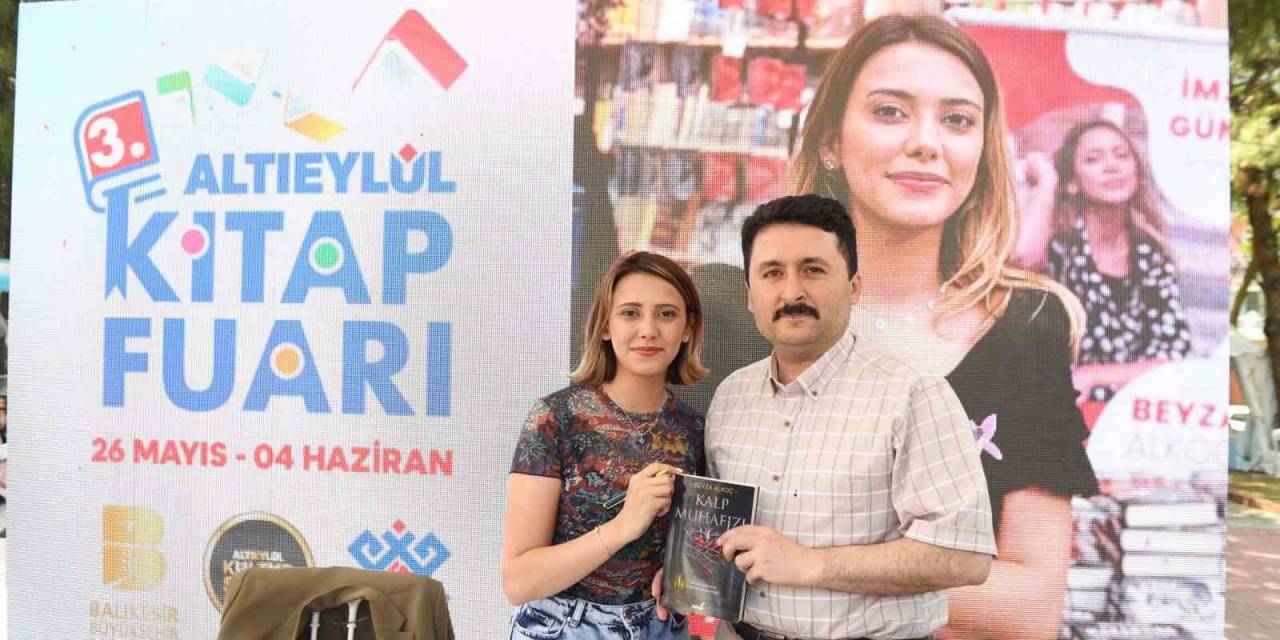 Altıeylül Kitap Fuarında Yazarlara Büyük İlgi