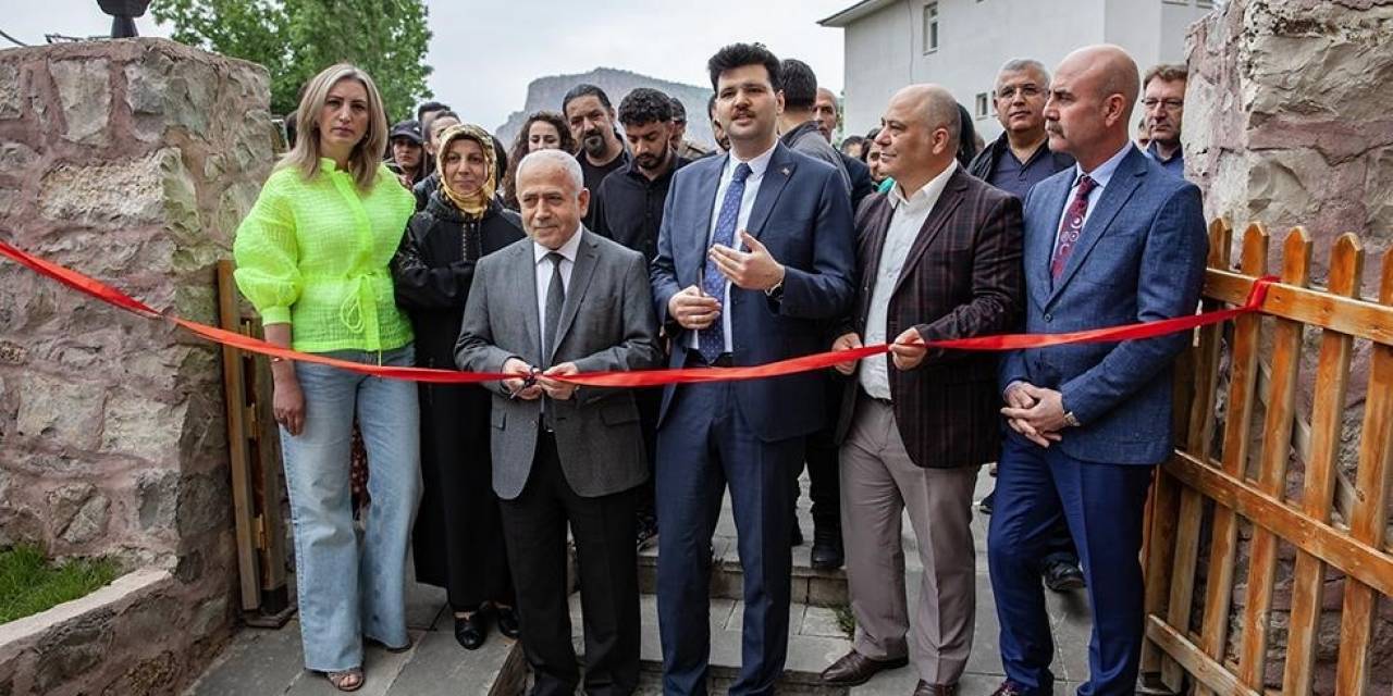 Çukurca’da “sınırsız” Adlı Resim Sergisi Açıldı