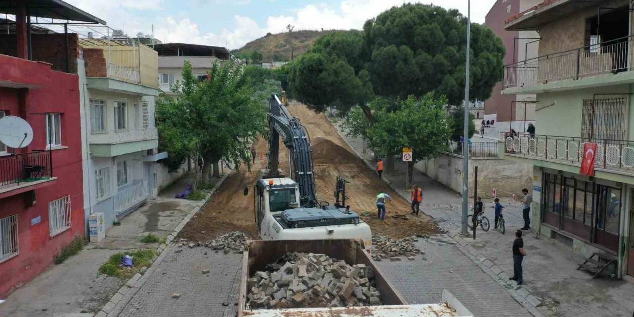 Aydın Büyükşehir Belediyesi Şerbetci Caddesi’nde Sıcak Asfalt Çalışmalarına Başladı