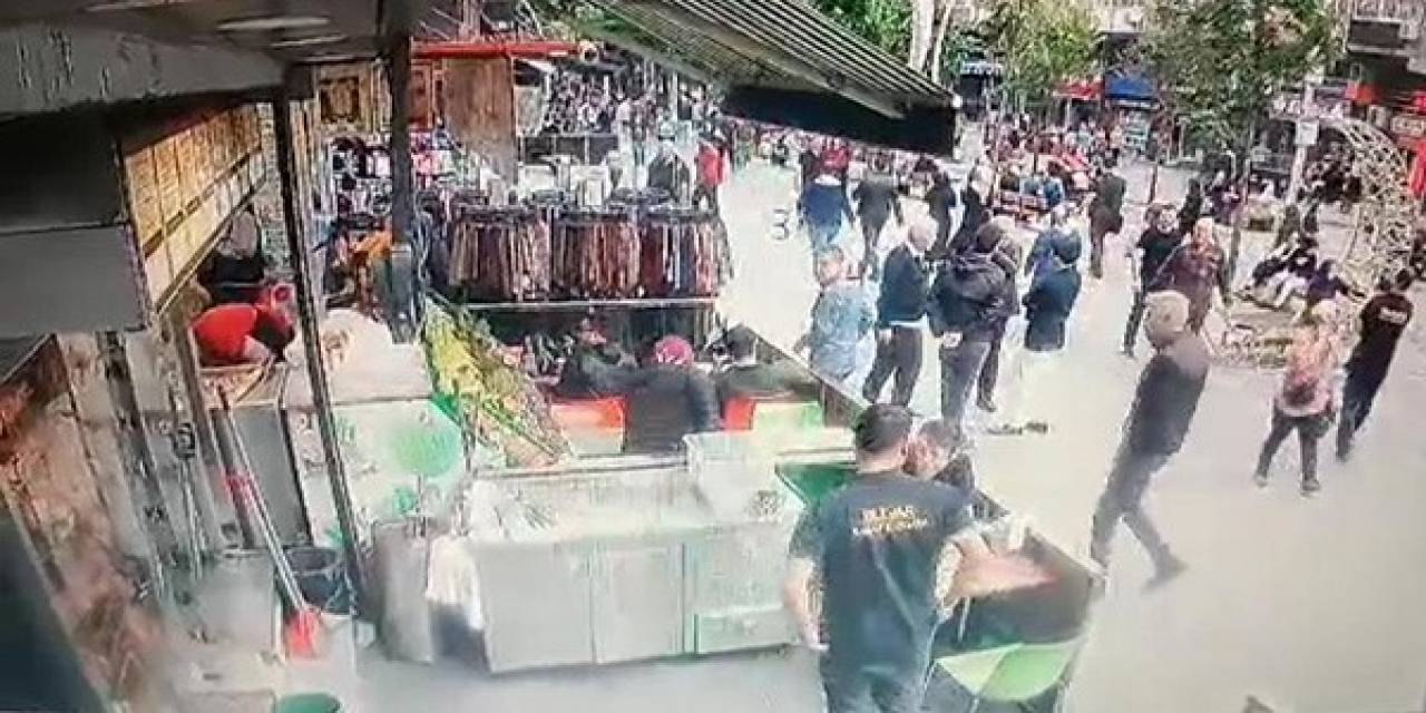Zeytinburnu’nda Dehşet Anları Kamerada: Husumetlisini Yanına Çağırıp Ateş Açtı