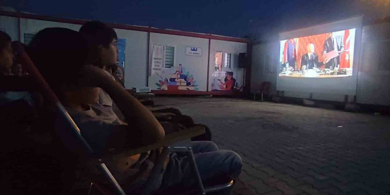 Kayapınar Belediyesi’nden Depremzede Çocuklara Sinema Keyfi
