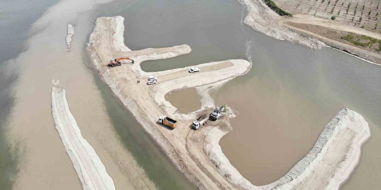 Meriç Ve Tunca Nehirlerinin Yatağındaki Kumlar Temizleniyor