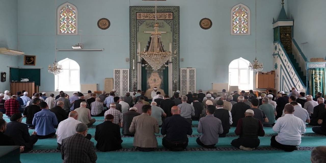 Eski Gürsu Belediye Başkanı Cüneyt Yıldız Kabri Başında Anıldı