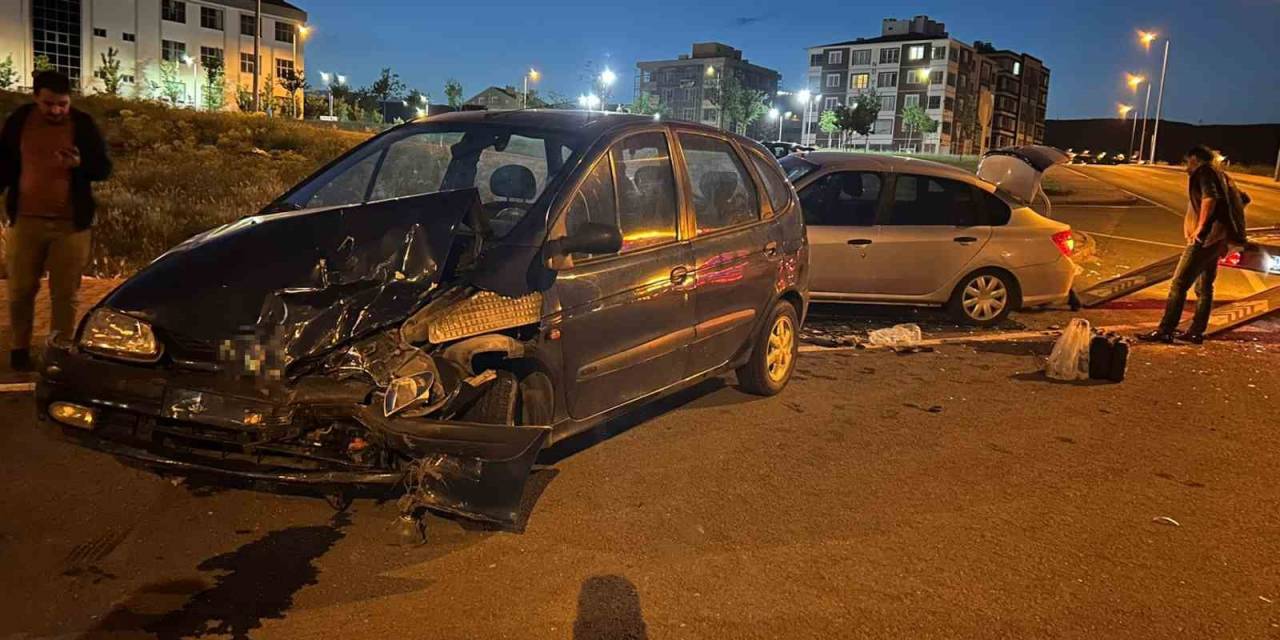 Kayseri’de İki Otomobil Çarpıştı: 7 Yaralı