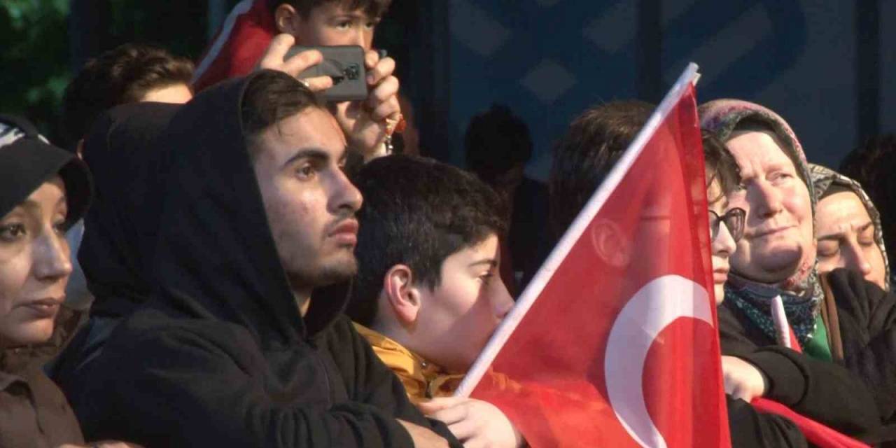 Arnavutköy’de İstanbul’un Fethinin 570. Yılı Coşkuyla Kutlandı