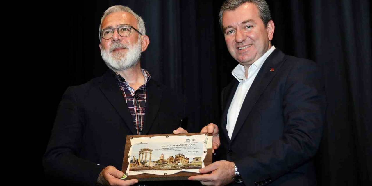 Bergama’da ‘istanbul’un Fethi’ Konulu Konferans