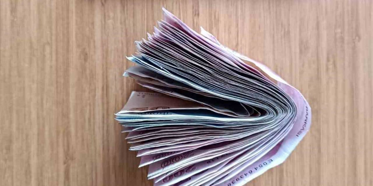 Şüphe Üzerine Takip Ettikleri Şahısları Hırsızlık Yaparken Suç Üstü Yakaladılar