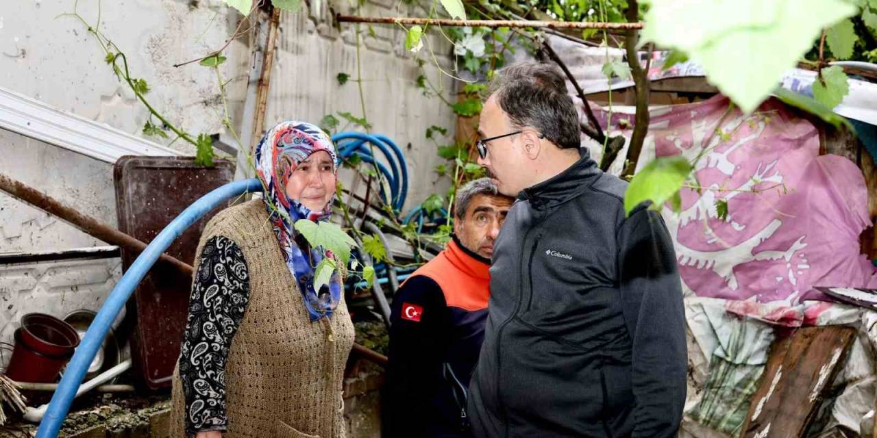 Su Basan Evlerde Tahliye Çalışmaları Devam Ediyor