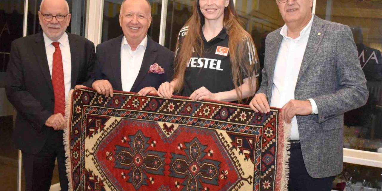 Filenin Sultanlarına Döşemealtı Halısı