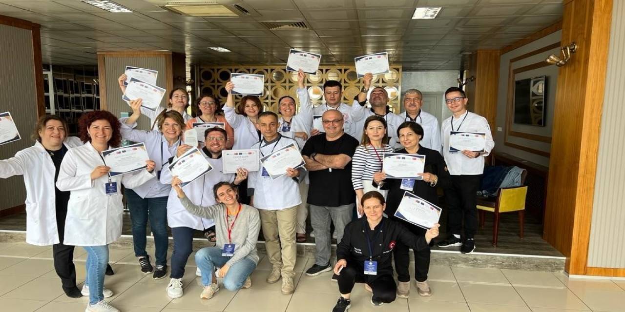 İtalyan Şef, Öğretmenlere Ülkesinin Mutfağını Öğretti