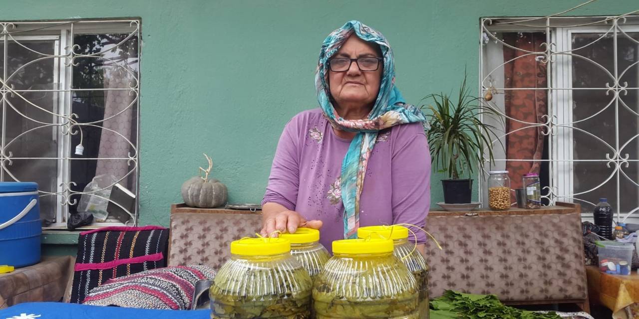 Evlerde Kışlık Salamura Yaprak Hazırlığı Başladı