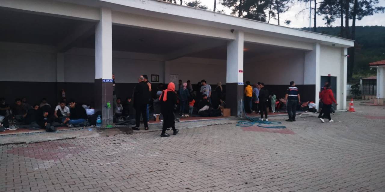 Marmaris’te Jandarma Ekipleri 96 Düzensiz Göçmen Yakaladı