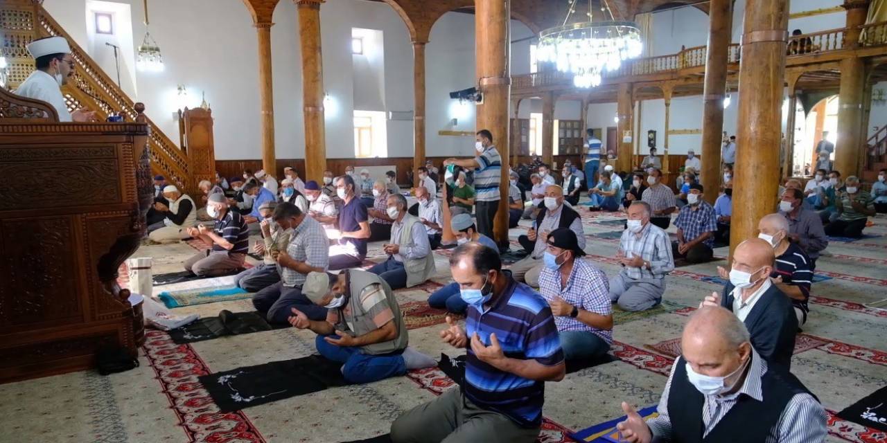 Gülabibey Camisi’nde 5,5 Asırdır Ezan Sesi Yükseliyor
