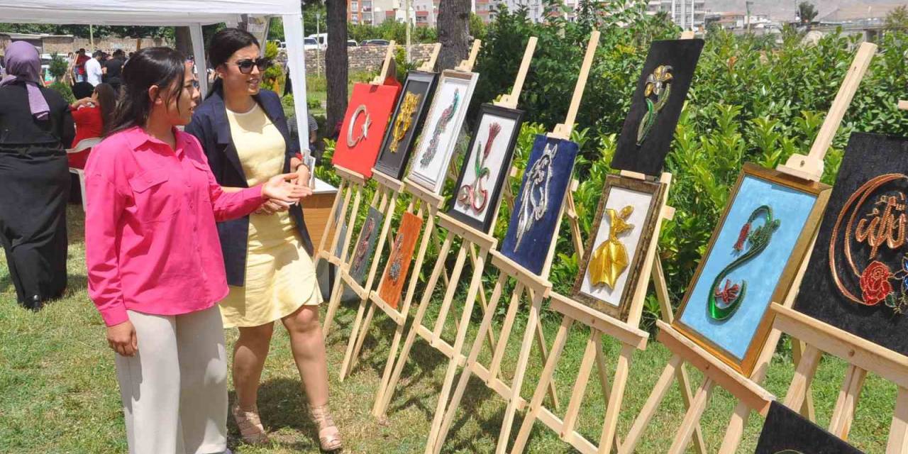 Cizreli Kadınlar El Emeklerini Sergiledi