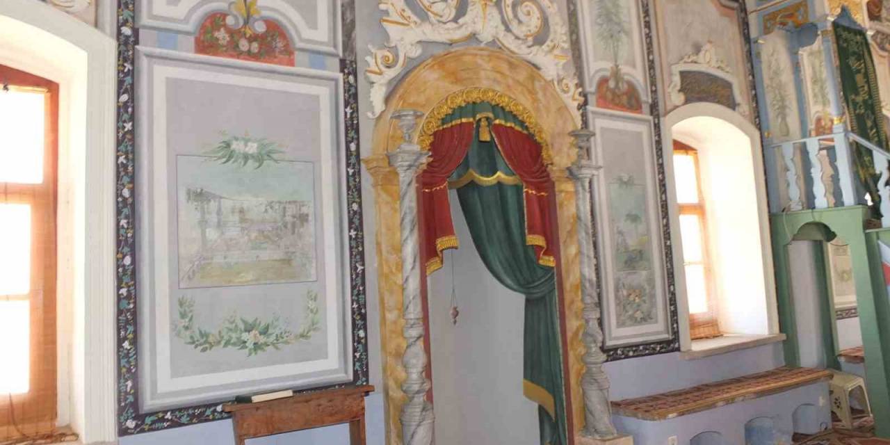 Balıkesir’de Tarihi Resimli Cami İlgi Odağı Oldu