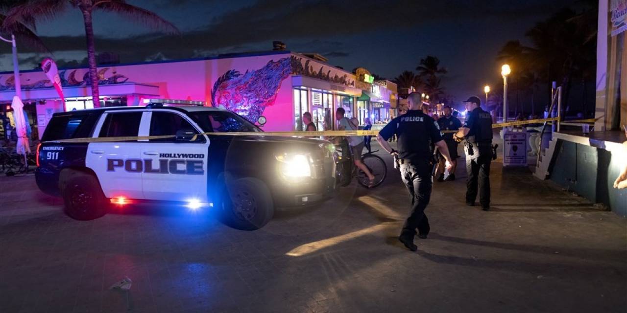 Florida Sahilinde Silahlı Saldırı: 4’ü Çocuk 9 Yaralı