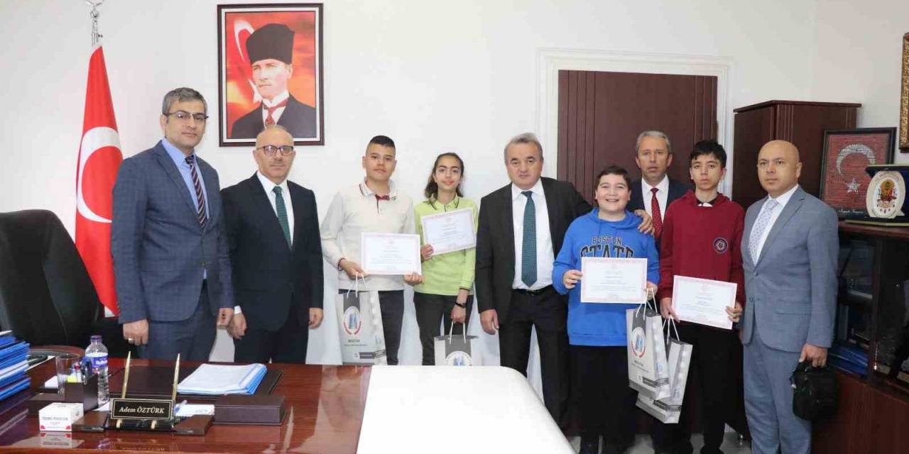 Bütün Soruları Bilerek İl Şampiyonu Oldular