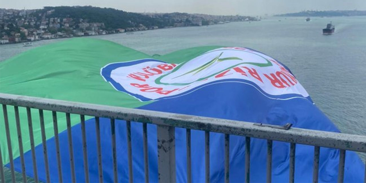 Çaykur Rizespor’un Bayrağı 15 Temmuz Şehitler Köprüsü'ne Asıldı