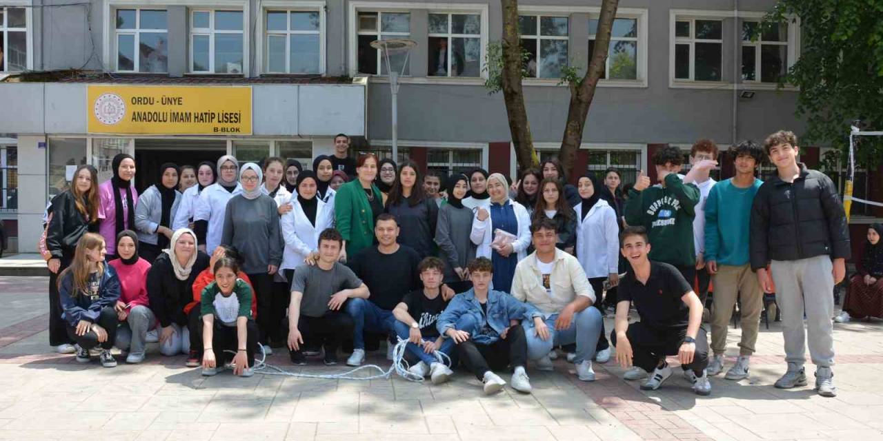 Öğrenciler, Hazırladıkları Gösteri Ve Etkinliklerle Fetih Coşkusunu Okulda Yaşattı