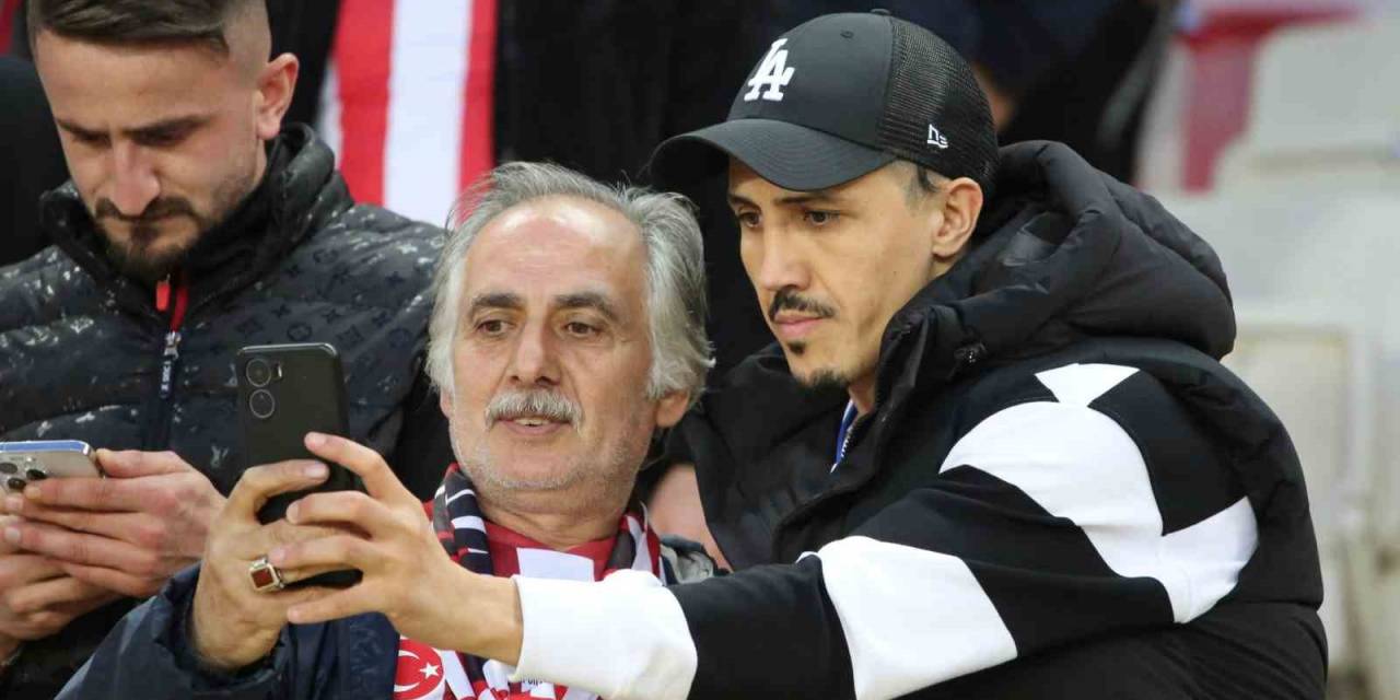 Sivasspor’un Eski Futbolcusu Fayçal, 4 Eylül Stadyumu’nda