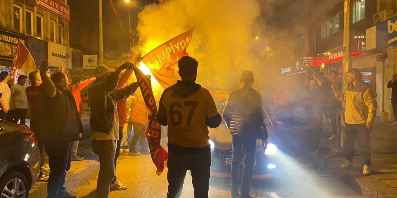 Galatasaray Şampiyonluğunu İlan Etti, Zonguldaklılar Sokağa Akın Etti