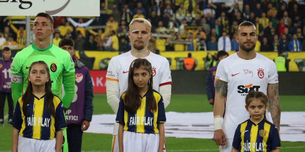 Fernando Muslera, 6. Süper Lig Şampiyonluğunu Kazandı