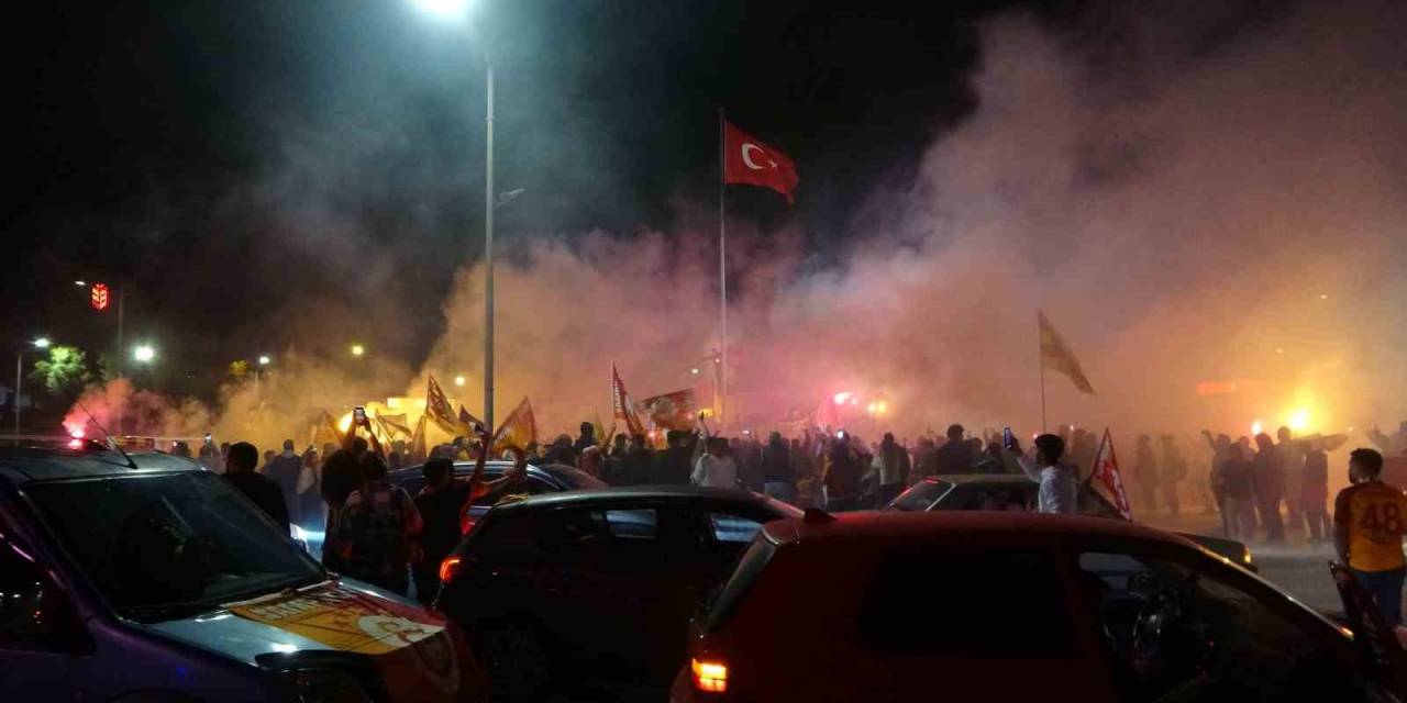 Menteşe’de Galatasaraylılardan Şampiyonluk Sevinci