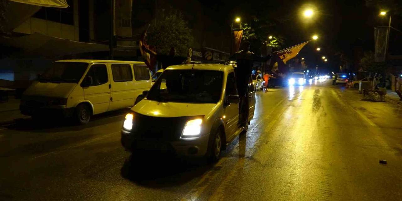 Malatya’da Taraftarlar Renkli Görüntüler Oluşturdu