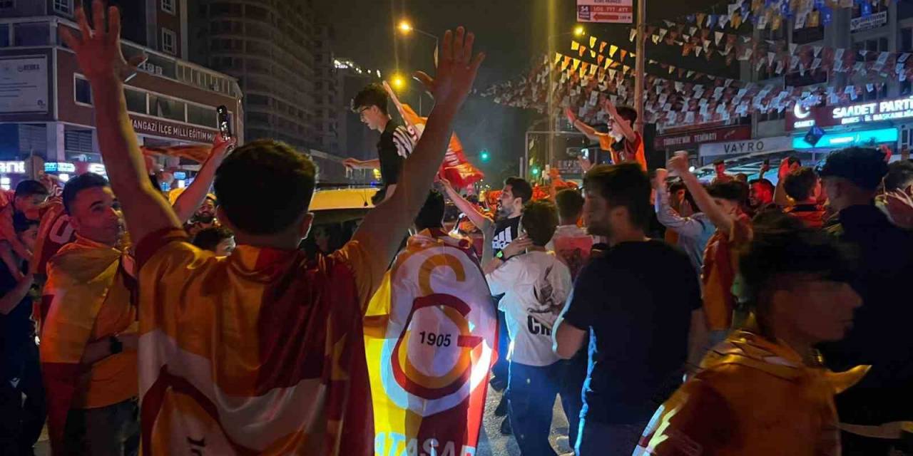 Galatasaray’ın Şampiyonluğu Bursa’da Coşkuyla Kutlandı