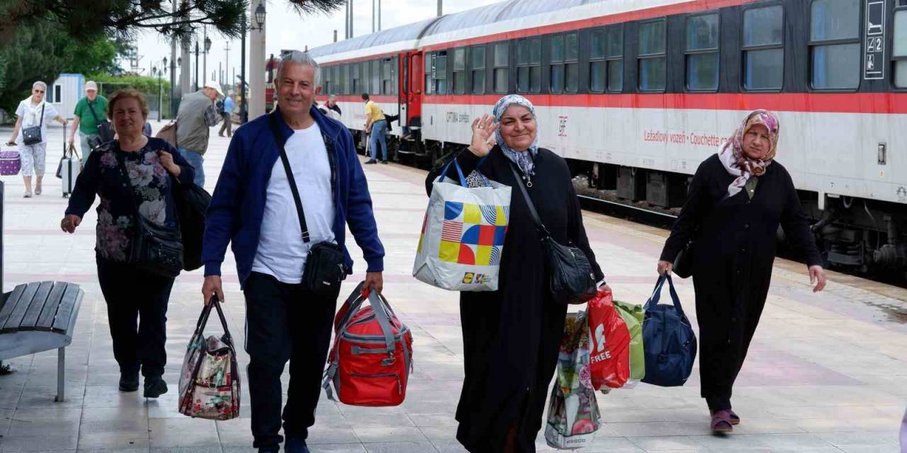 Akın Akın Gelen Gurbetçiler, “türkiye’yi Kıskanıyorlar, Almanya Da Çok Pahalı”
