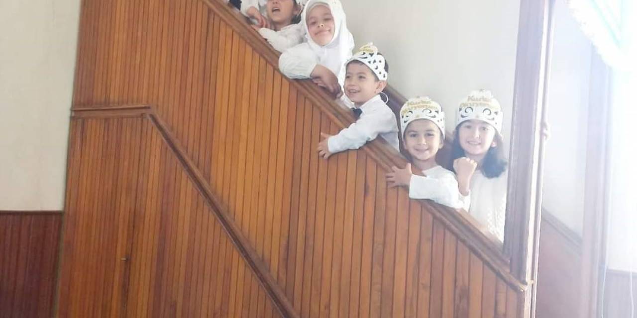 Kur’an-ı Kerim Öğrenen Minikler Belgelerini Aldı