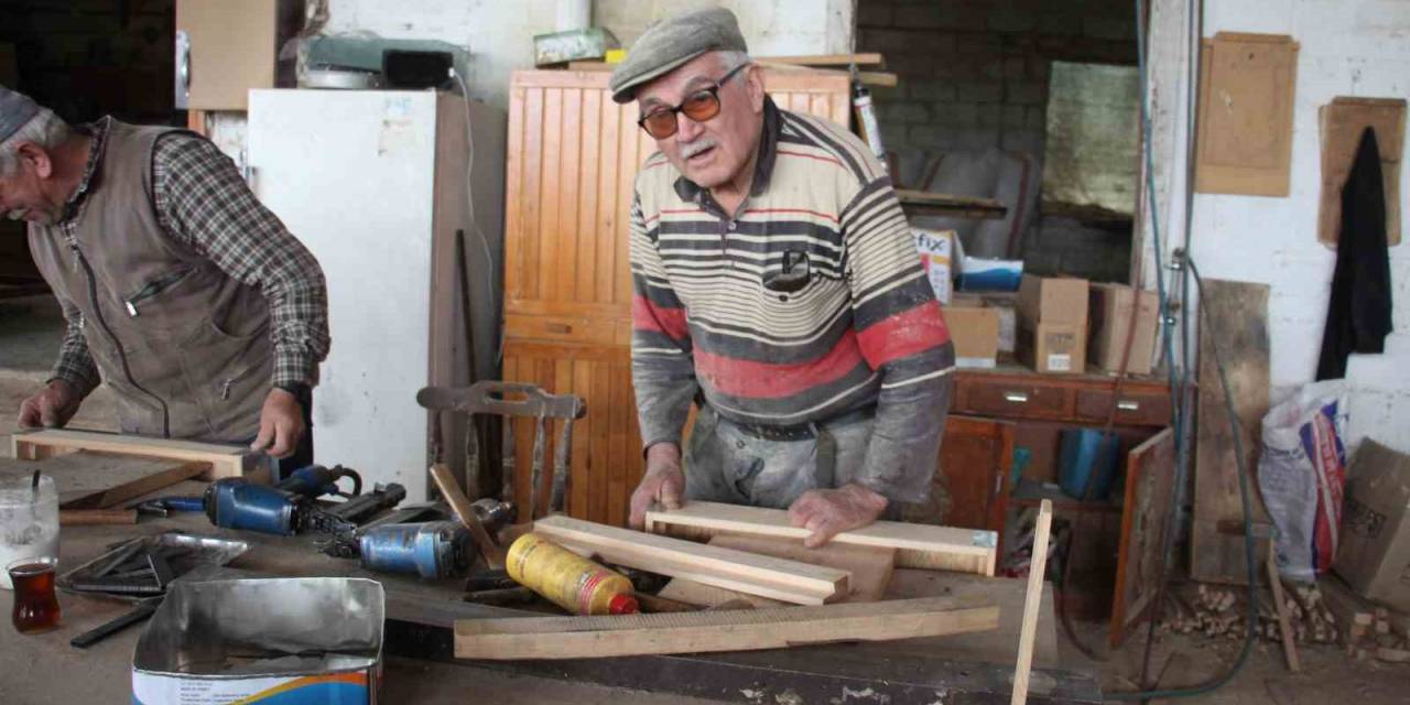 Uğruna Parmaklarını Kaybettiği Mesleğini Bırakamıyor