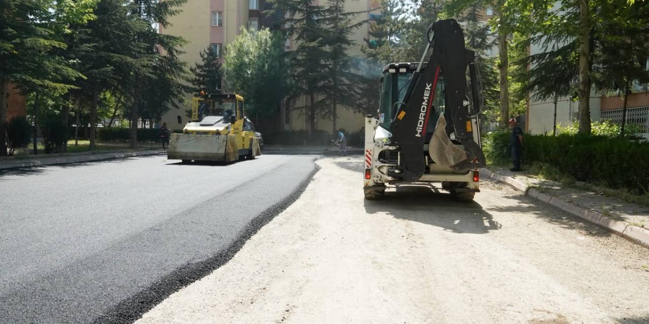 Melikgazi Yolları Yenileyerek Ulaşımı Daha Konforlu Hale Getiriyor