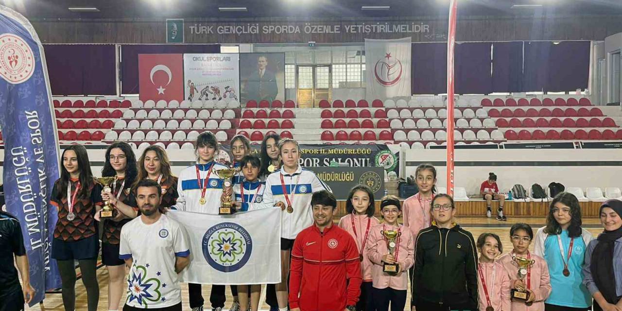 Büyükşehir Masa Tenisi Takımı Muğla Şampiyonu