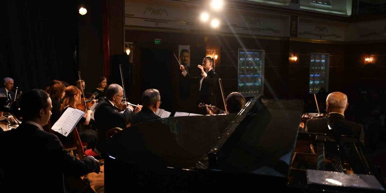 Müzed Yıl Sonu Konserine Sanatseverlerden Yoğun İlgi