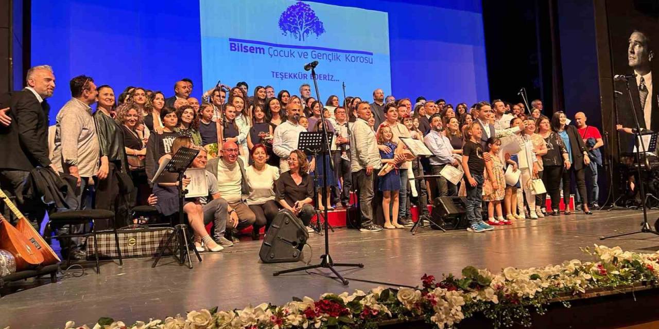 Çocuk Ve Gençlik Korosu’ndan 12 Farklı Dilde Konser