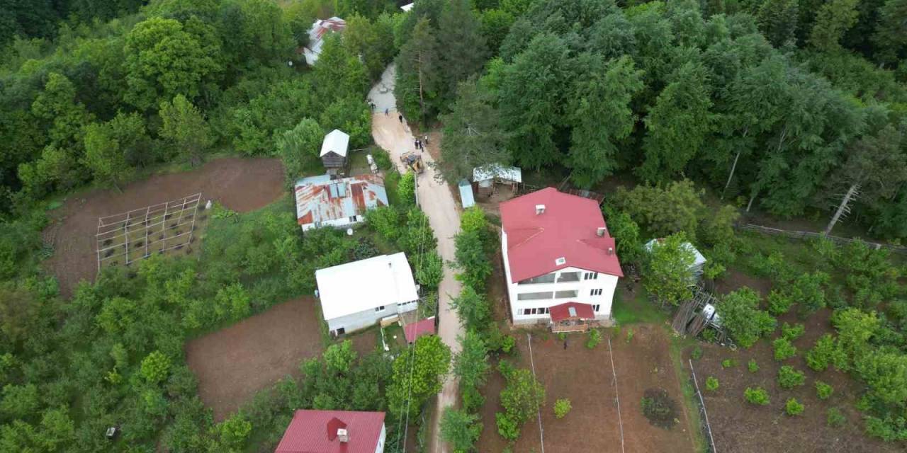 İnegöl’de Yollar Parke Taşla Kaplanıyor