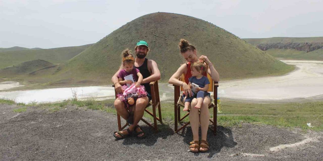 Hollandalı Turist Aile Meke Gölü’nde