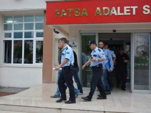 Mağazadan Kıyafet Çalan 2 Gürcü Tutuklandı