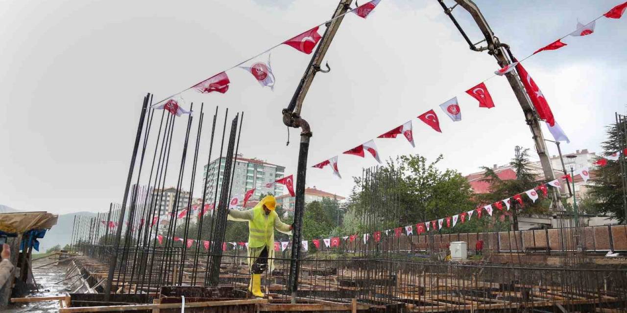 Keçiören’de Kafkaslar Kapalı Spor Salonu’nun Temelleri Atıldı
