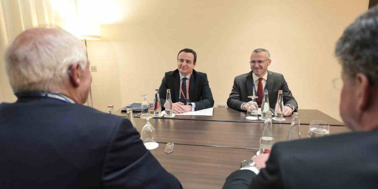 Ab Yüksek Temsilcisi Borrell İle Kosova Başbakanı Kurti Slovakya’da Bir Araya Geldi