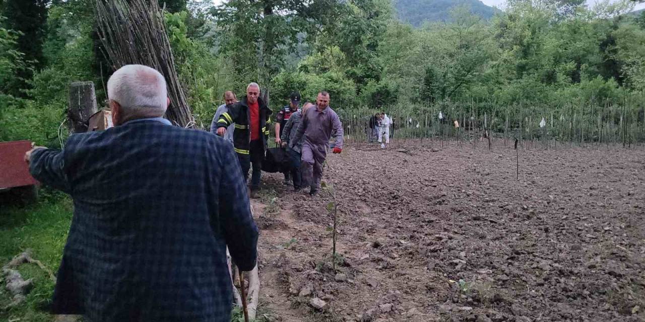 Düştüğü Su Kuyusunda Ölen Kadının Cenazesi Morga Kaldırıldı