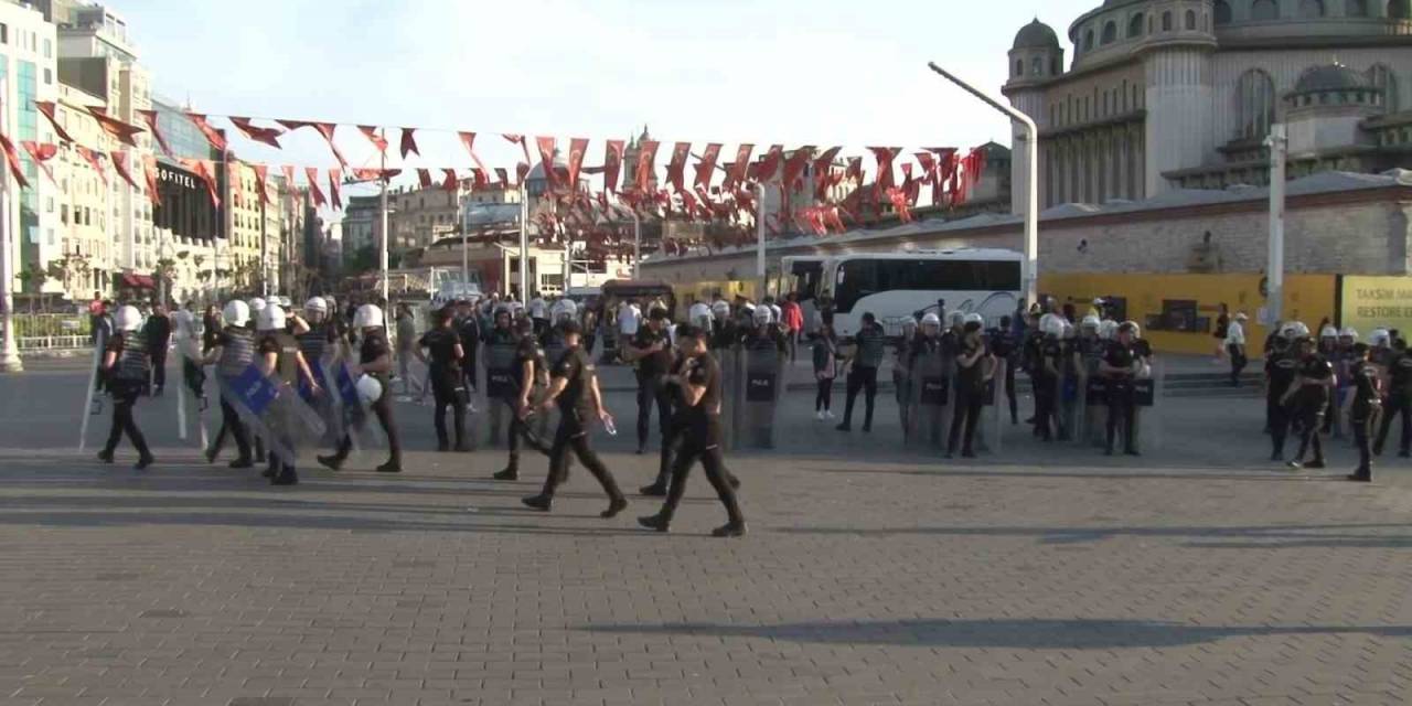 Taksim’de Gezi Parkı Eylemlerinin Yıldönümünde İzinsiz Yürüyüşe Polis Müdahalesi
