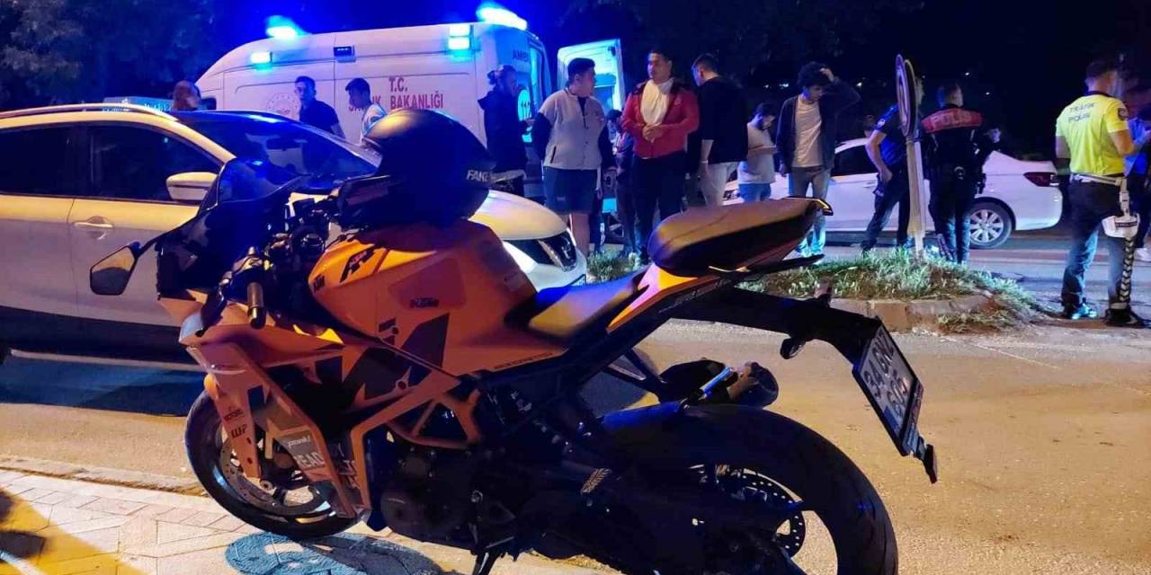 Motosiklet İle Otomobil Çarpıştı: 1 Yaralı