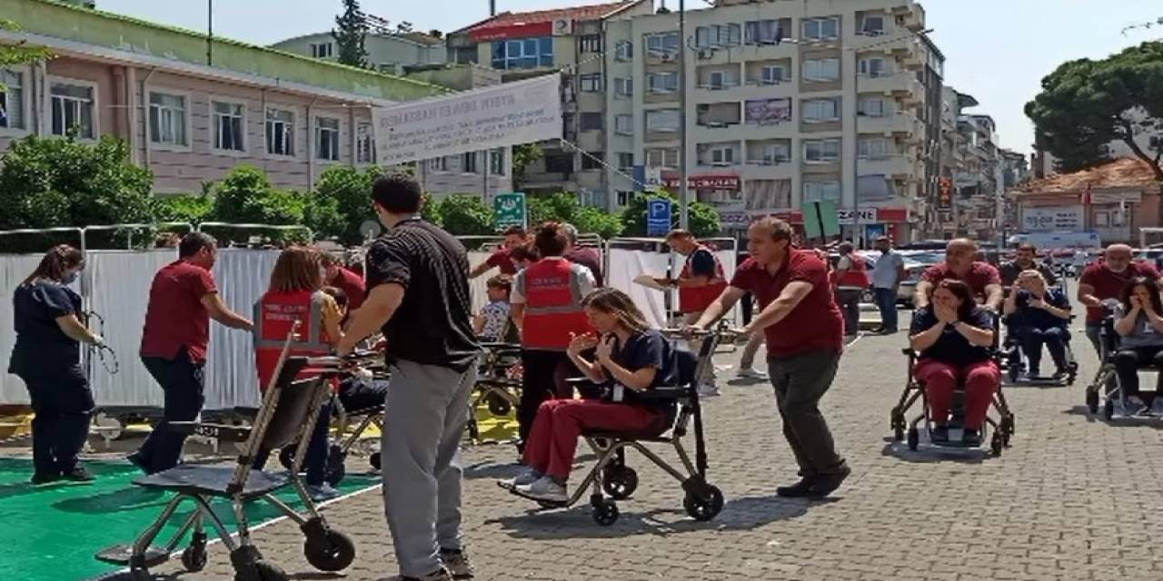 Aydın Devlet Hastanesi’nde Yangın Ve Deprem Tatbikatı Yapıldı