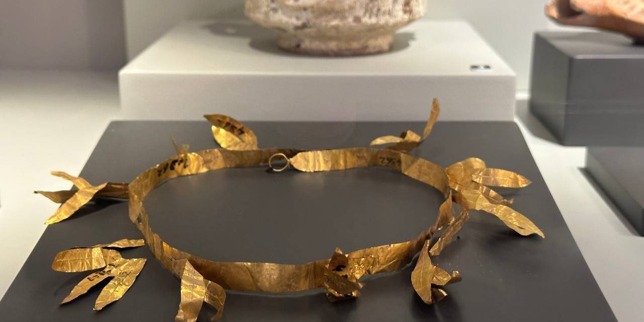 Roma Valisi’nin 2 Bin Yıllık Altın Tacı İznik Müzesi’nde Sergileniyor