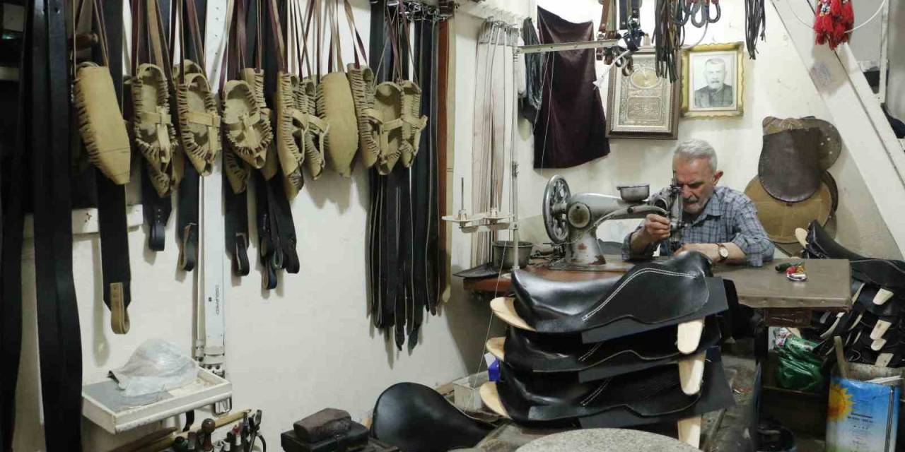 90 Yıllık Ömrünün 75 Yılını Mesleğine Adadı, Şimdi İse Mesleğinin Yok Olmasından Korkuyor